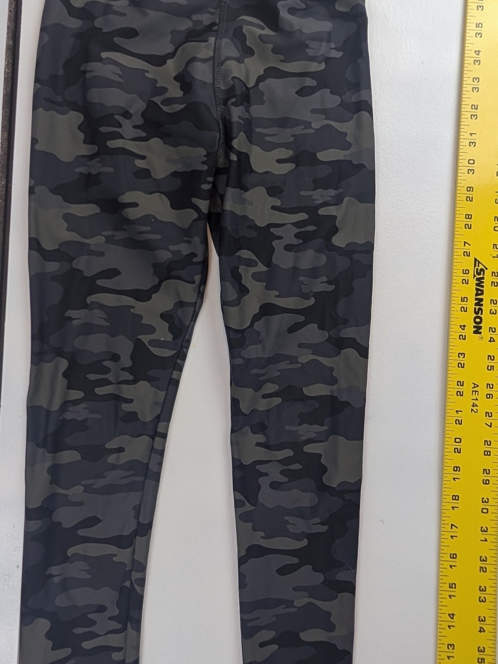 Girls' Camouflage Leggings in Green/Black